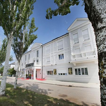 25H Spa-Residenz Best Sleep Privat Garden & Pools Neusiedl am See Esterno foto