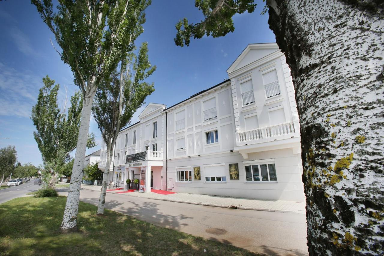 25H Spa-Residenz Best Sleep Privat Garden & Pools Neusiedl am See Esterno foto