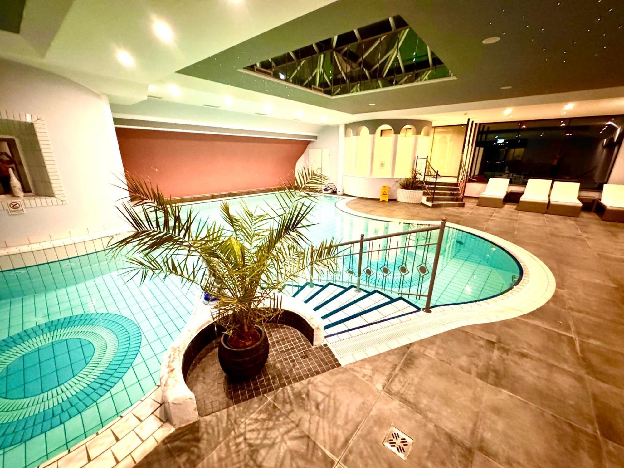 25H Spa-Residenz Best Sleep Privat Garden & Pools Neusiedl am See Esterno foto